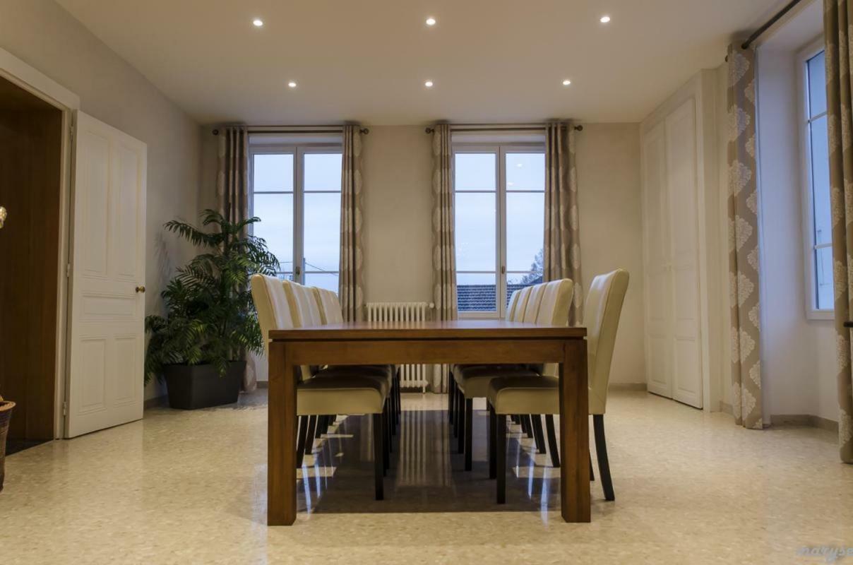 Villa La Maternite Villieu Eksteriør bilde